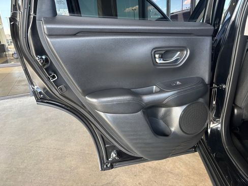 Used 2023 Honda HR-V LX image 24