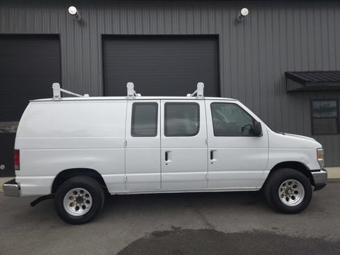 Used 2013 Ford E-250 and Econoline 250 w/ Commercial Cargo Van Pkg RWD image 4