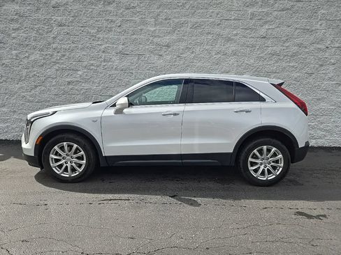 Certified 2023 Cadillac XT4 Luxury w/ Cold Weather Package AWD/4WD image 3