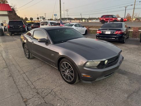 Used 2010 Ford Mustang GT image 4