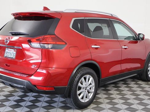 Used 2017 Nissan Rogue SV FWD image 4