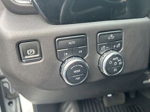 Used 2024 GMC Sierra 1500 Elevation image 16