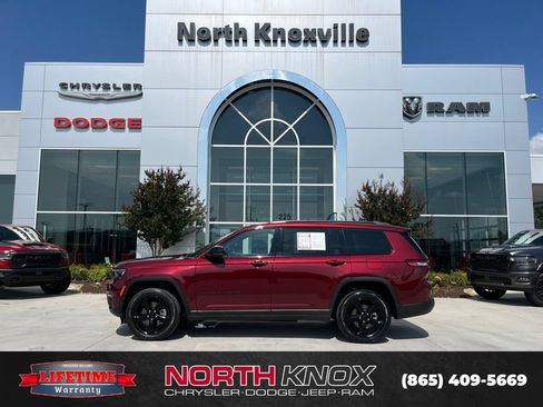 Used 2024 Jeep Grand Cherokee L Limited w/ Black Appearance Package AWD/4WD image 2