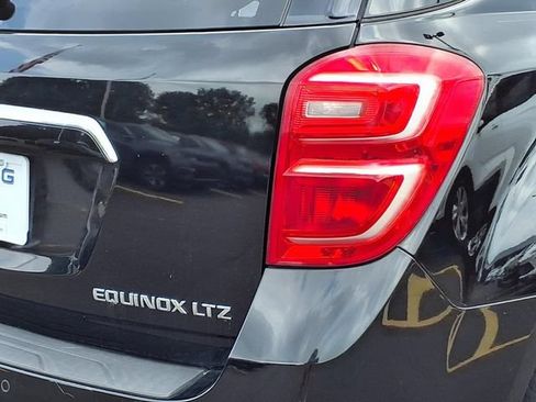 Used 2016 Chevrolet Equinox LTZ w/ Enhanced Convenience Package FWD image 25