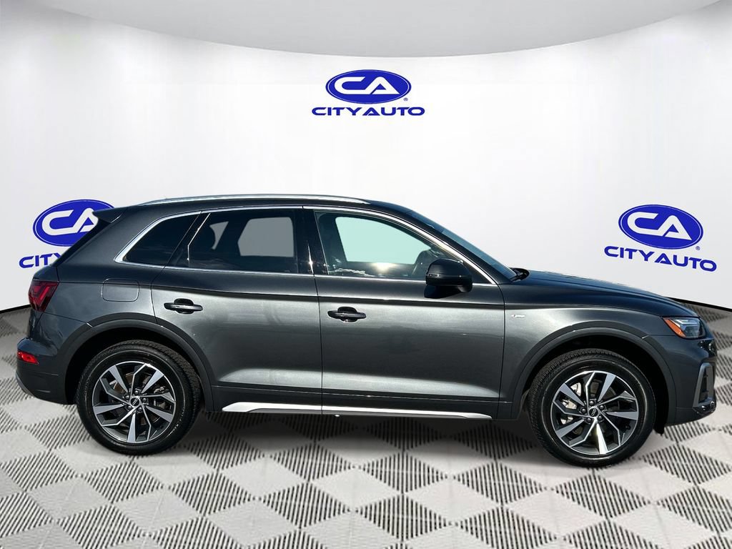 Used 2022 Audi Q5 2.0T Premium Plus w/ Premium Plus Package AWD/4WD image 3
