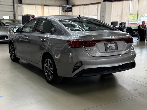 Used 2023 Kia Forte LXS FWD image 4