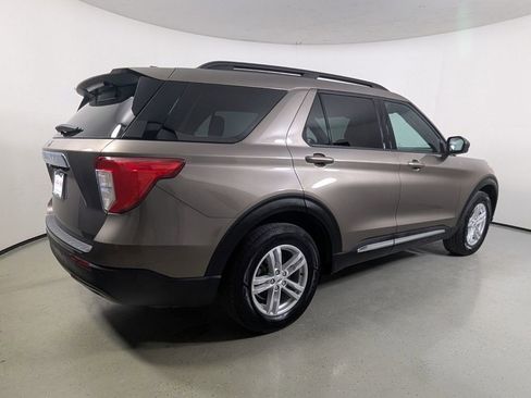 Used 2021 Ford Explorer XLT RWD image 7