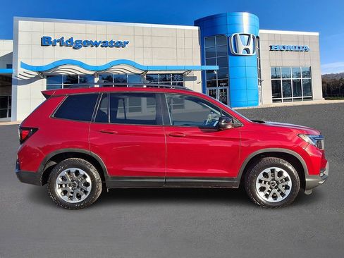 Used 2025 Honda Passport TrailSport image 7