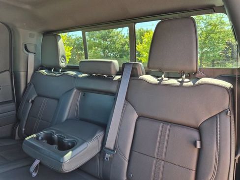 Used 2022 Chevrolet Silverado 1500 High Country w/ High Country Premium Package AWD/4WD image 33