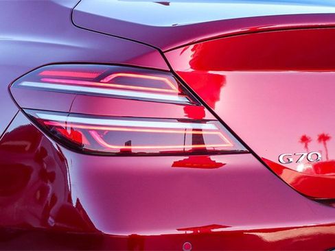 Used 2022 Genesis G70 2.0T w/ Prestige Package image 11