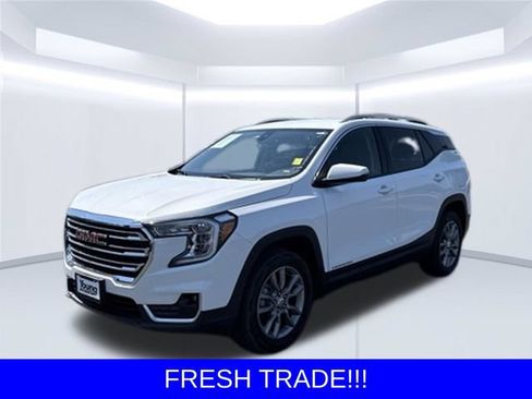 Used 2024 GMC Terrain SLT AWD/4WD image 3