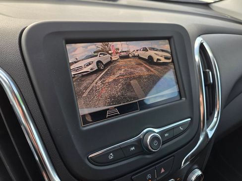 Used 2024 Chevrolet Equinox LT FWD image 33