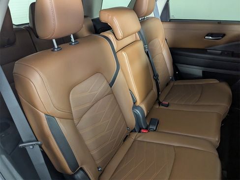 Used 2022 Nissan Pathfinder Platinum w/ Cargo Package image 35