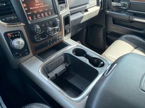 Used 2016 RAM 1500 Laramie w/ Convenience Group AWD/4WD image 18