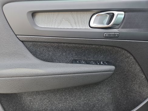 New 2026 Volvo XC40 B5 Plus w/ Protection Package Premier image 10