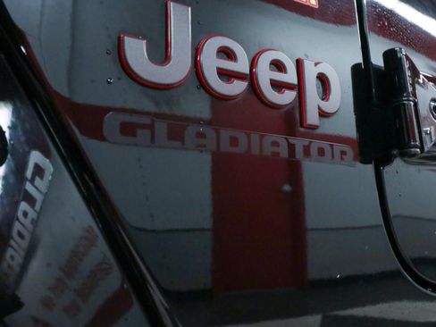 Used 2022 Jeep Gladiator Rubicon w/ LED Lighting Group AWD/4WD image 43