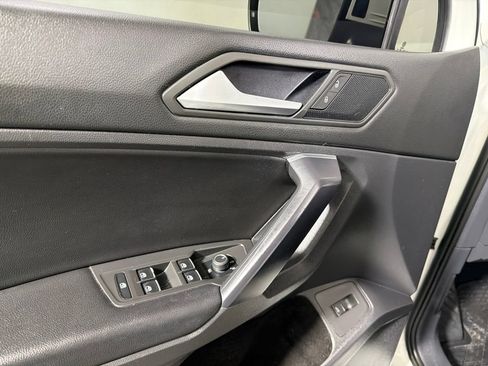 Used 2021 Volkswagen Tiguan SEL AWD/4WD image 9