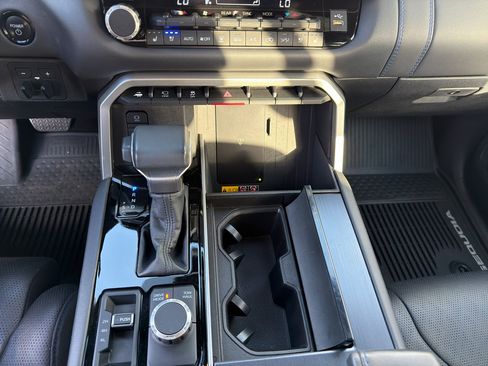 Used 2025 Toyota Sequoia Platinum AWD/4WD image 16