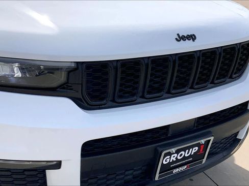 Used 2023 Jeep Grand Cherokee L Limited w/ Black Appearance Package image 28