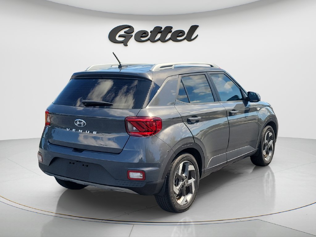 Certified 2023 Hyundai Venue SEL FWD image 5