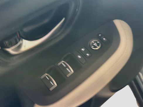 Certified 2024 Honda HR-V EX-L image 16
