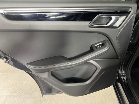 Certified 2025 Porsche Macan image 26
