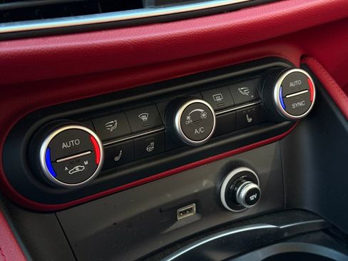 Used 2019 Alfa Romeo Stelvio Ti w/ Nero Edizione image 20