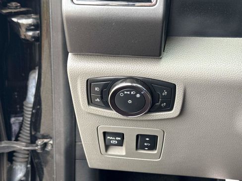 Used 2018 Ford F150 XLT w/ Equipment Group 302A Luxury image 31