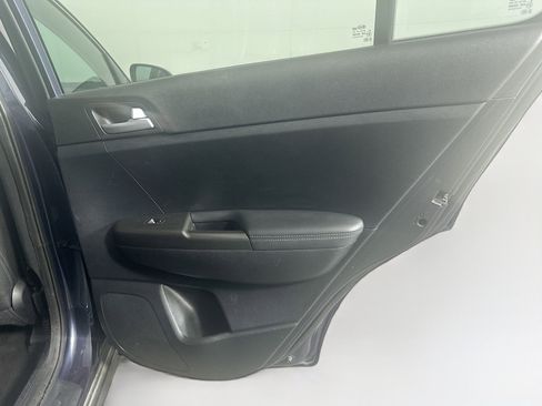 Used 2020 Kia Sportage LX image 30