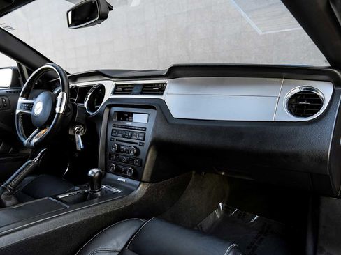 Used 2013 Ford Mustang GT Premium w/ Comfort Pkg image 13