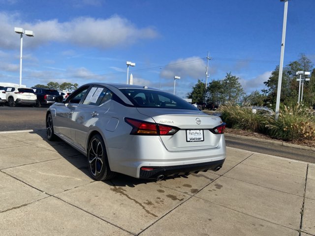 Used 2025 Nissan Altima 2.5 SR FWD image 9