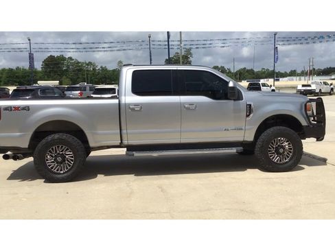 Used 2021 Ford F250 Lariat w/ Lariat Value Package image 9