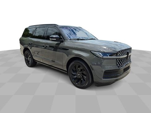 Used 2025 Lincoln Navigator Black Label AWD/4WD image 2