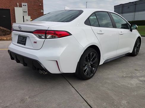 Used 2025 Toyota Corolla SE FWD image 5