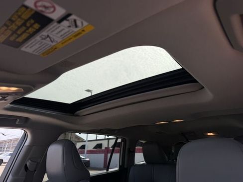 Used 2021 Toyota Highlander XLE FWD image 27