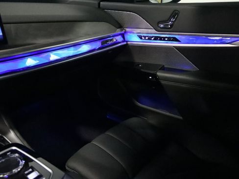 Used 2023 BMW 760i xDrive image 57