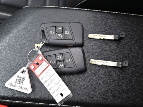 Used 2023 Volkswagen Jetta SE w/ Panoramic Sunroof Package image 30