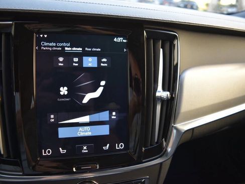 Used 2020 Volvo S90 T6 R-Design image 67