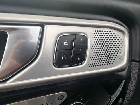 Used 2022 Ford Explorer Platinum w/ Equipment Group 601A image 14