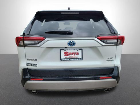 Used 2023 Toyota RAV4 XSE AWD/4WD image 4