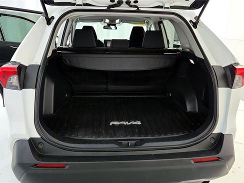 Certified 2022 Toyota RAV4 LE image 20