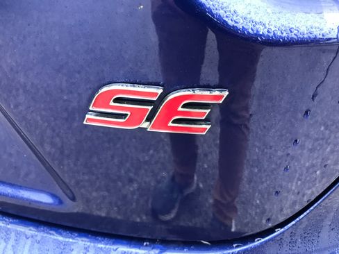 Used 2020 Toyota Corolla SE w/ SE Premium Package image 10