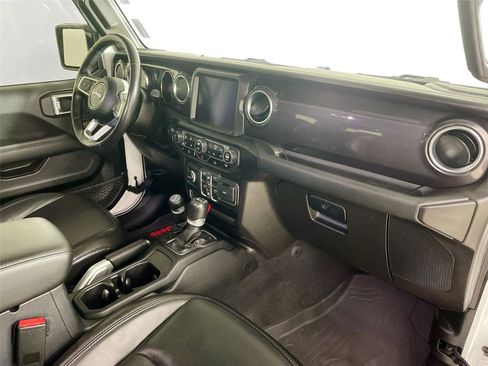 Used 2021 Jeep Wrangler Unlimited Sahara AWD/4WD image 29