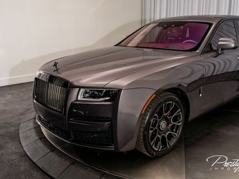 Used 2022 Rolls-Royce Ghost Black Badge image 9