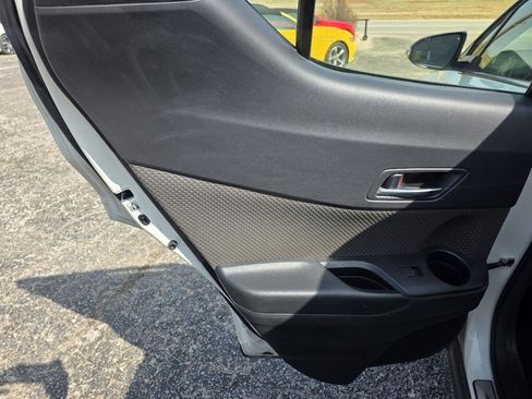 Used 2020 Toyota C-HR Limited image 11