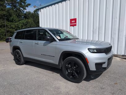 Used 2024 Jeep Grand Cherokee L Laredo