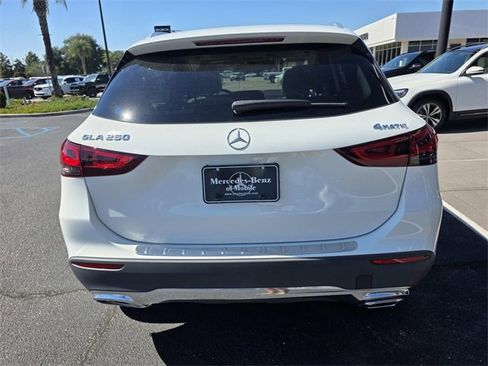 Certified 2022 Mercedes-Benz GLA 250 4MATIC image 7