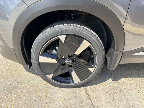 New 2026 Nissan Kicks SR image 3