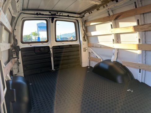 Used 2024 Chevrolet Express 2500 w/ Driver Convenience Package image 17