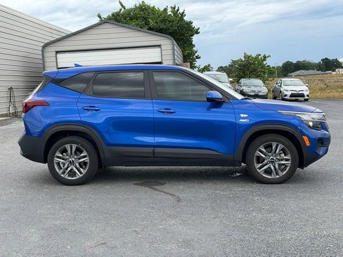 Used 2022 Kia Seltos LX AWD/4WD image 4